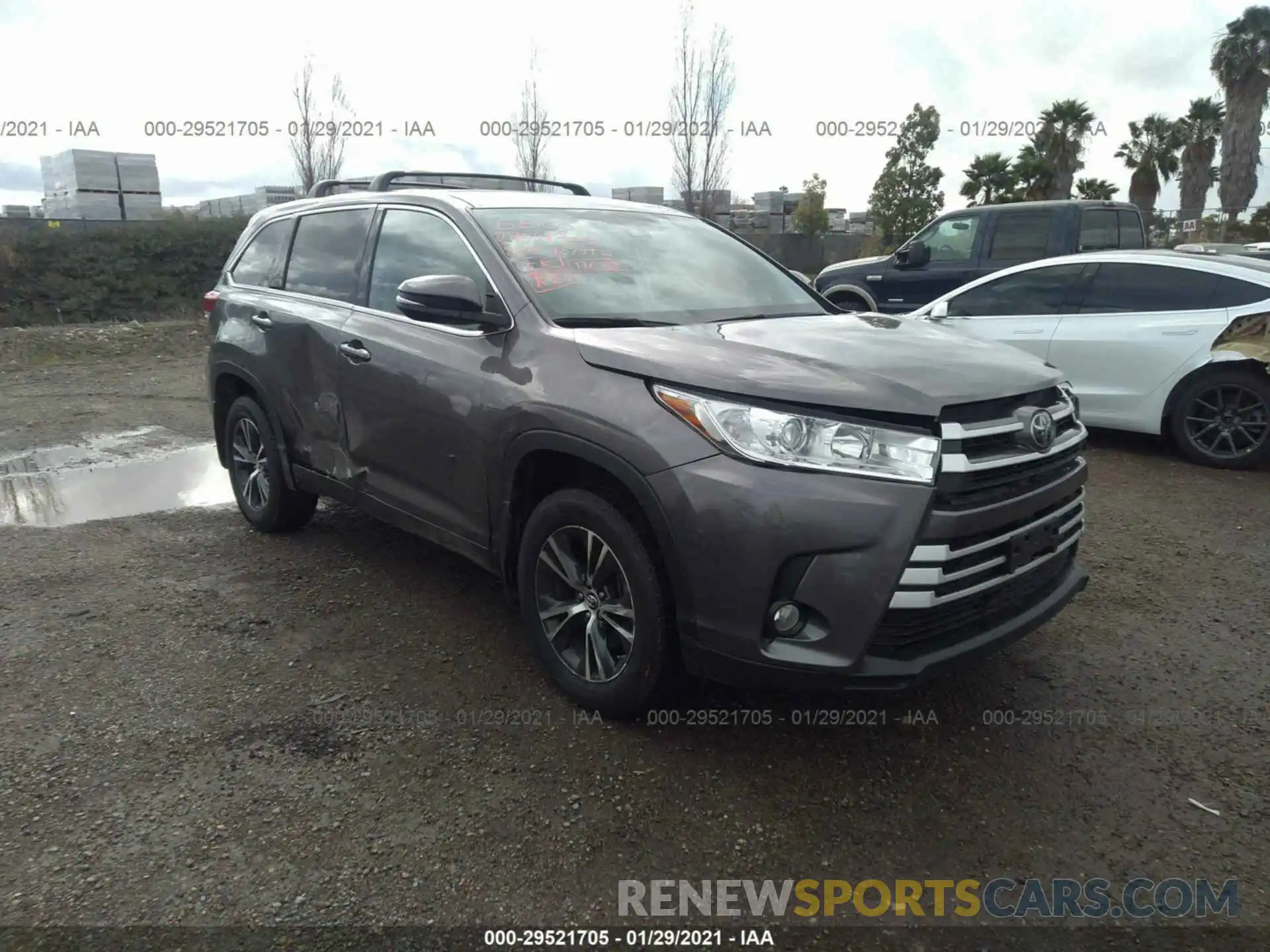 1 Photograph of a damaged car 5TDZZRFH7KS325355 TOYOTA HIGHLANDER 2019