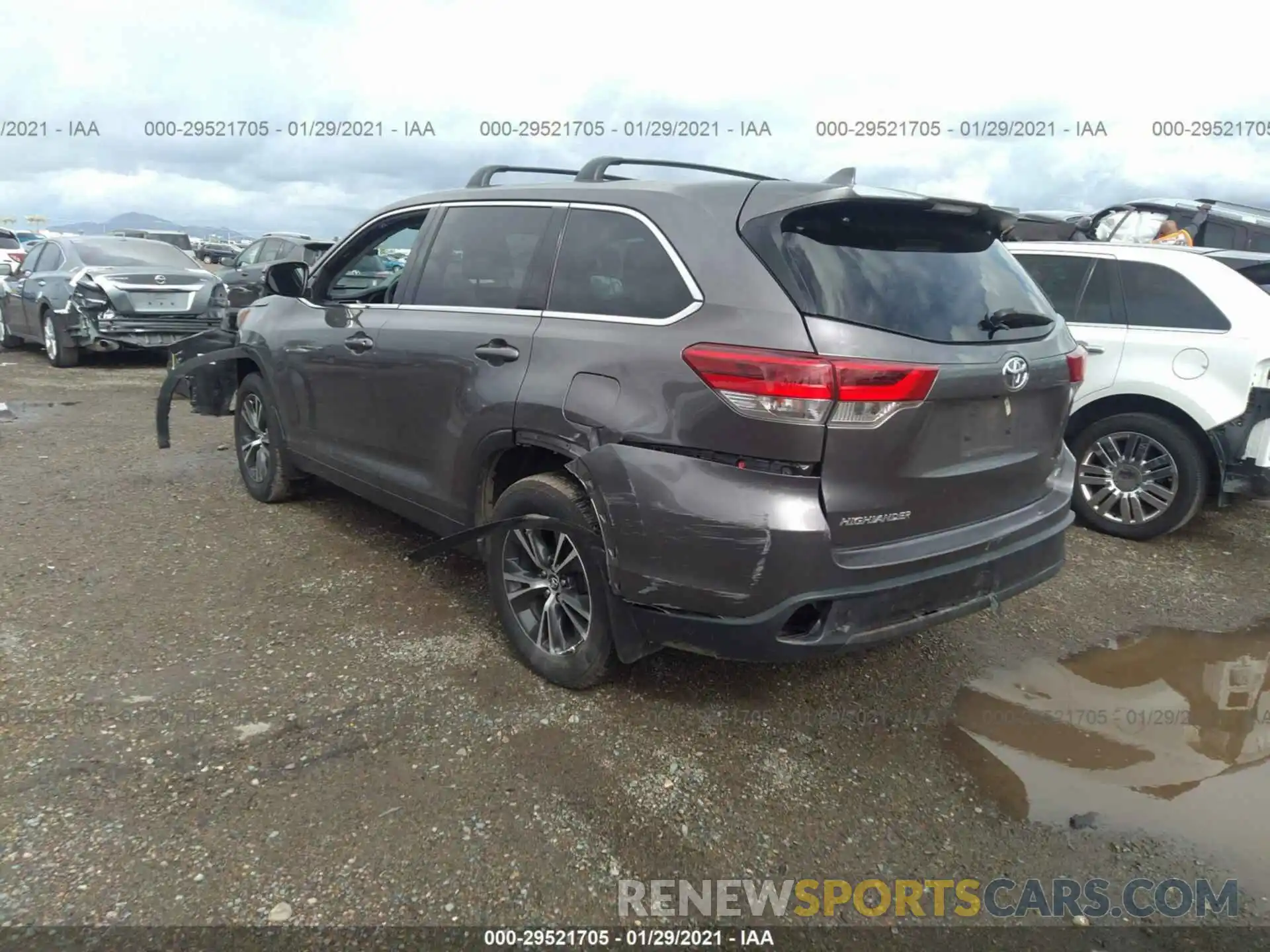 3 Фотография поврежденного автомобиля 5TDZZRFH7KS325355 TOYOTA HIGHLANDER 2019