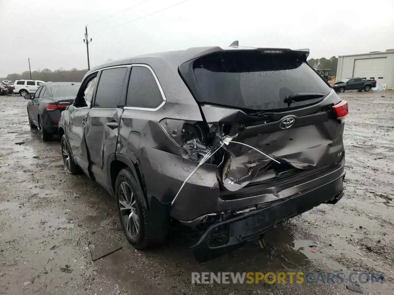 3 Photograph of a damaged car 5TDZZRFH7KS326103 TOYOTA HIGHLANDER 2019