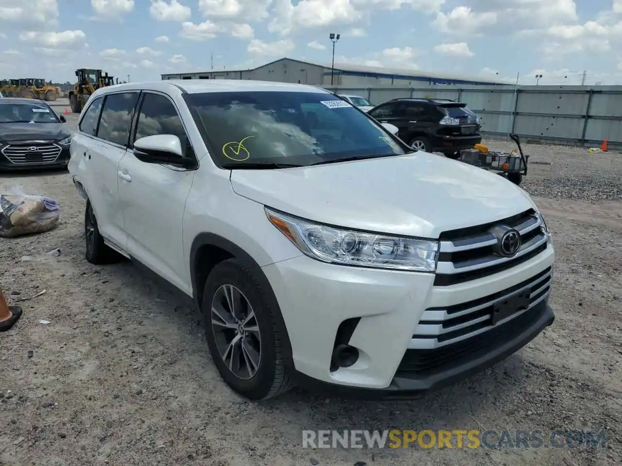 1 Photograph of a damaged car 5TDZZRFH7KS332788 TOYOTA HIGHLANDER 2019