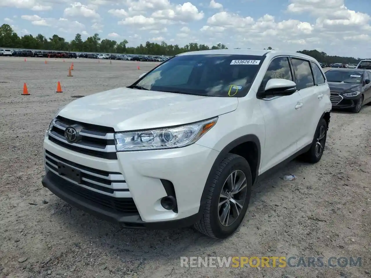 2 Photograph of a damaged car 5TDZZRFH7KS332788 TOYOTA HIGHLANDER 2019