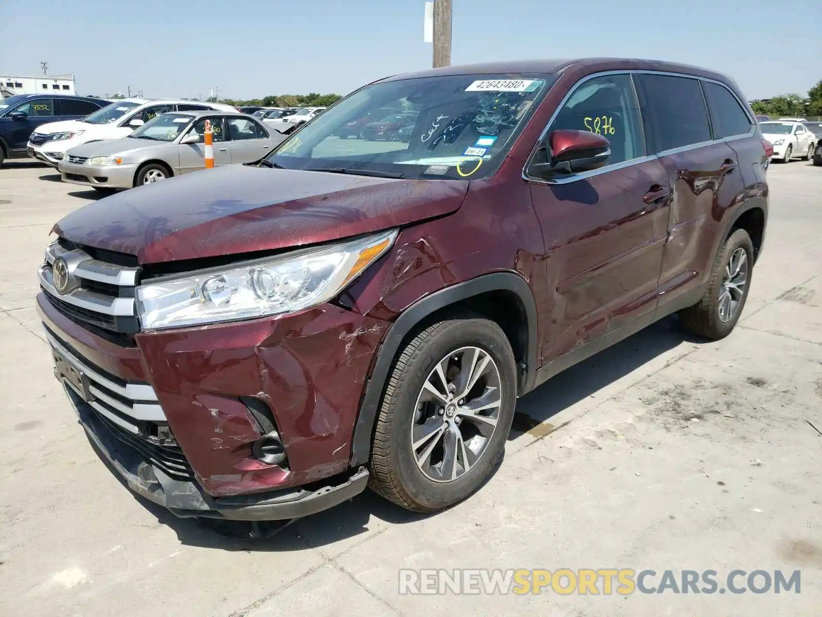 2 Photograph of a damaged car 5TDZZRFH7KS334671 TOYOTA HIGHLANDER 2019