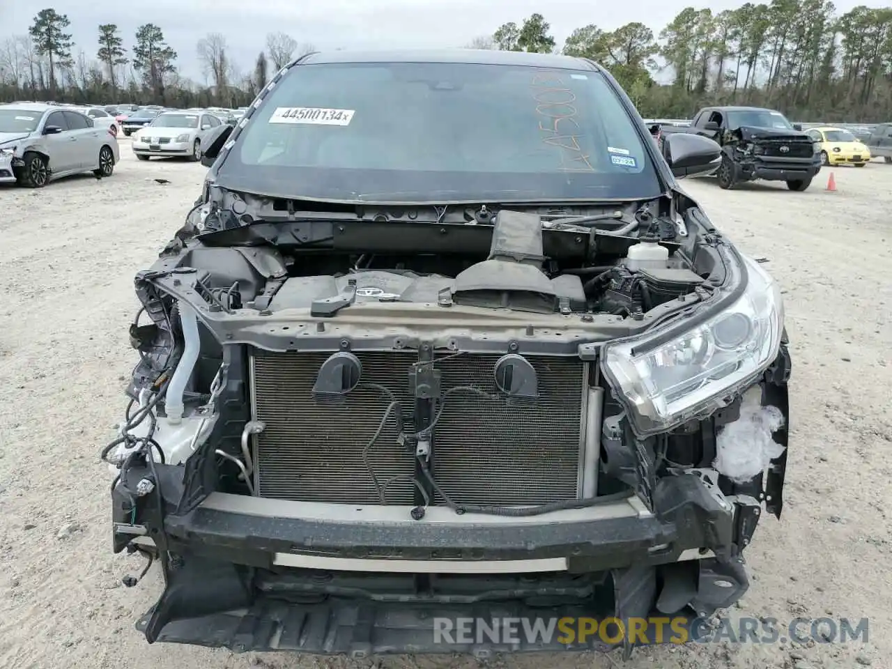 5 Photograph of a damaged car 5TDZZRFH7KS345783 TOYOTA HIGHLANDER 2019