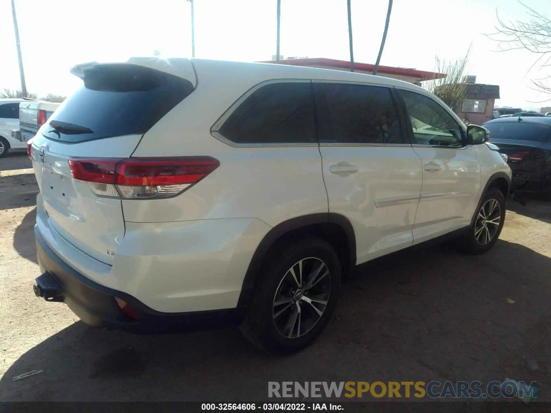 4 Фотография поврежденного автомобиля 5TDZZRFH7KS349431 TOYOTA HIGHLANDER 2019