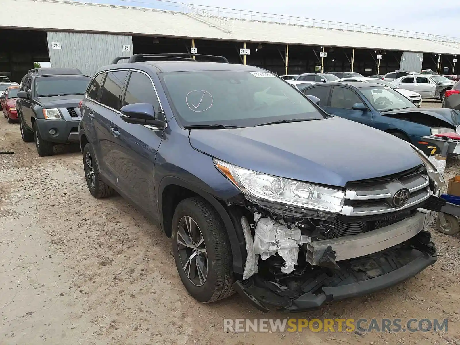 1 Photograph of a damaged car 5TDZZRFH7KS349641 TOYOTA HIGHLANDER 2019