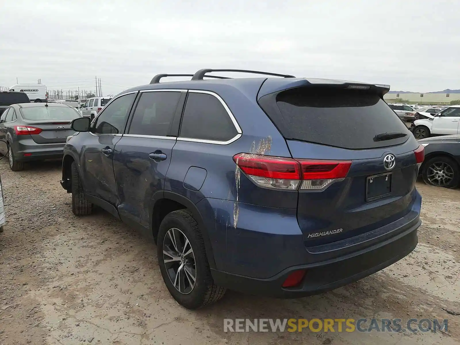 3 Photograph of a damaged car 5TDZZRFH7KS349641 TOYOTA HIGHLANDER 2019