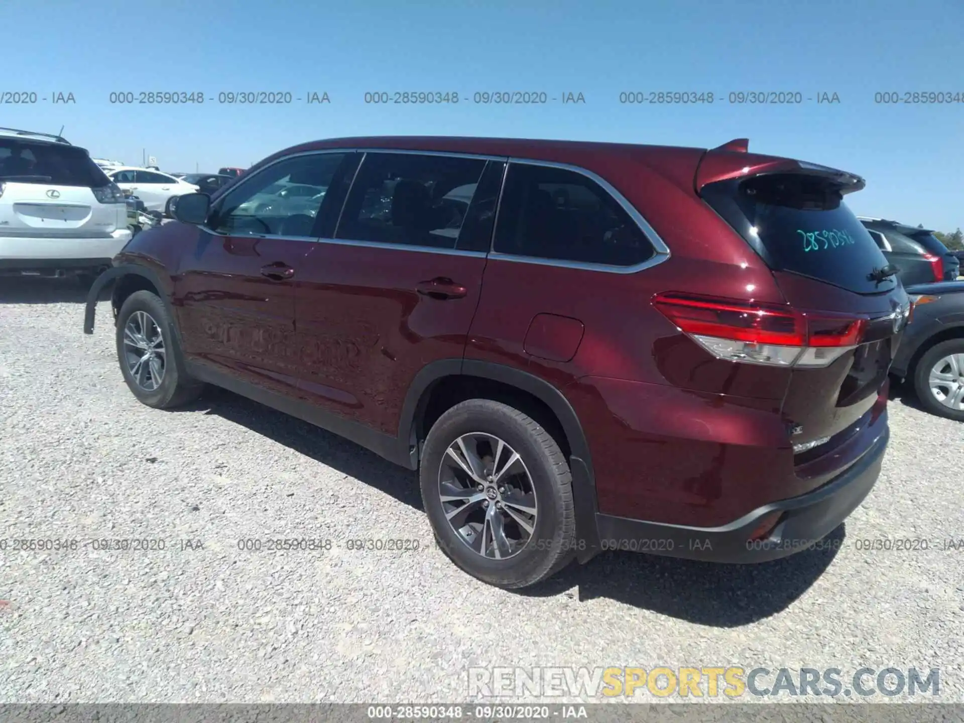 3 Photograph of a damaged car 5TDZZRFH7KS354550 TOYOTA HIGHLANDER 2019