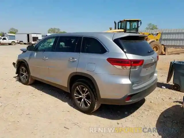 3 Photograph of a damaged car 5TDZZRFH7KS357786 TOYOTA HIGHLANDER 2019