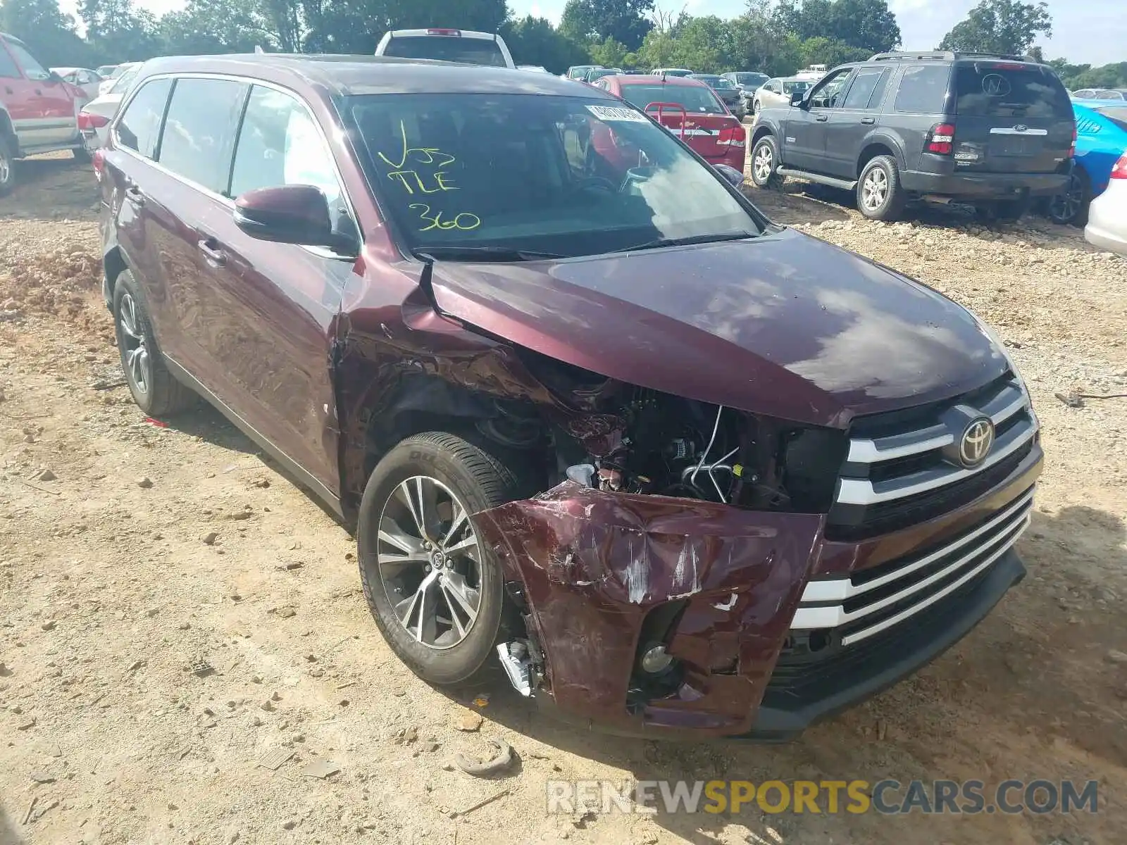 1 Photograph of a damaged car 5TDZZRFH7KS357867 TOYOTA HIGHLANDER 2019