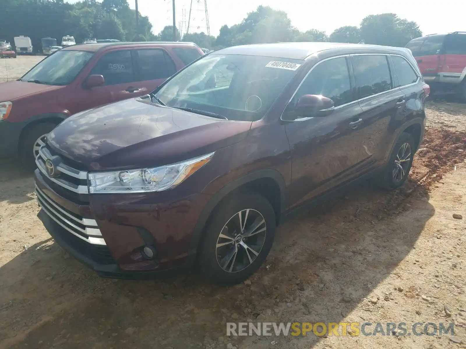 2 Photograph of a damaged car 5TDZZRFH7KS357867 TOYOTA HIGHLANDER 2019