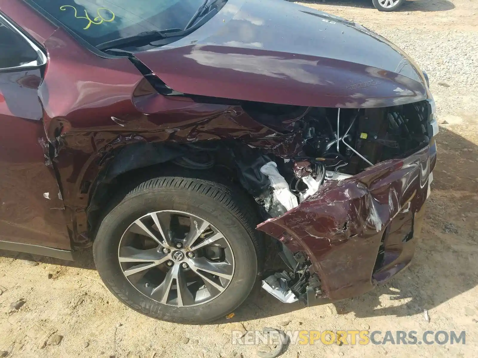 9 Photograph of a damaged car 5TDZZRFH7KS357867 TOYOTA HIGHLANDER 2019