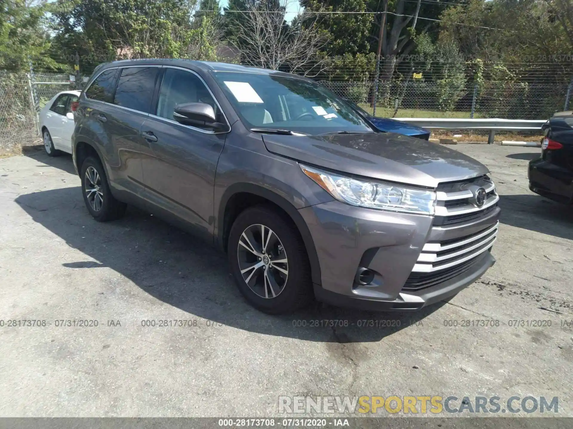 1 Photograph of a damaged car 5TDZZRFH7KS359506 TOYOTA HIGHLANDER 2019