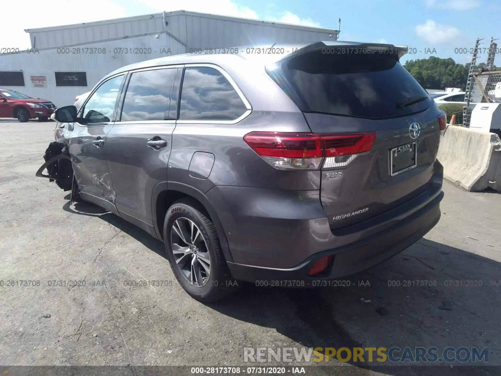 3 Photograph of a damaged car 5TDZZRFH7KS359506 TOYOTA HIGHLANDER 2019