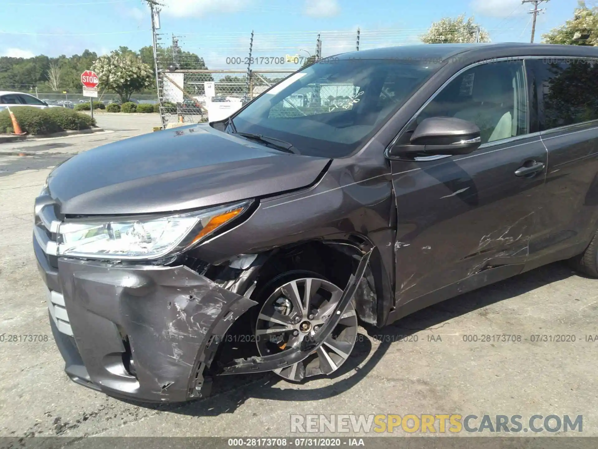 6 Photograph of a damaged car 5TDZZRFH7KS359506 TOYOTA HIGHLANDER 2019