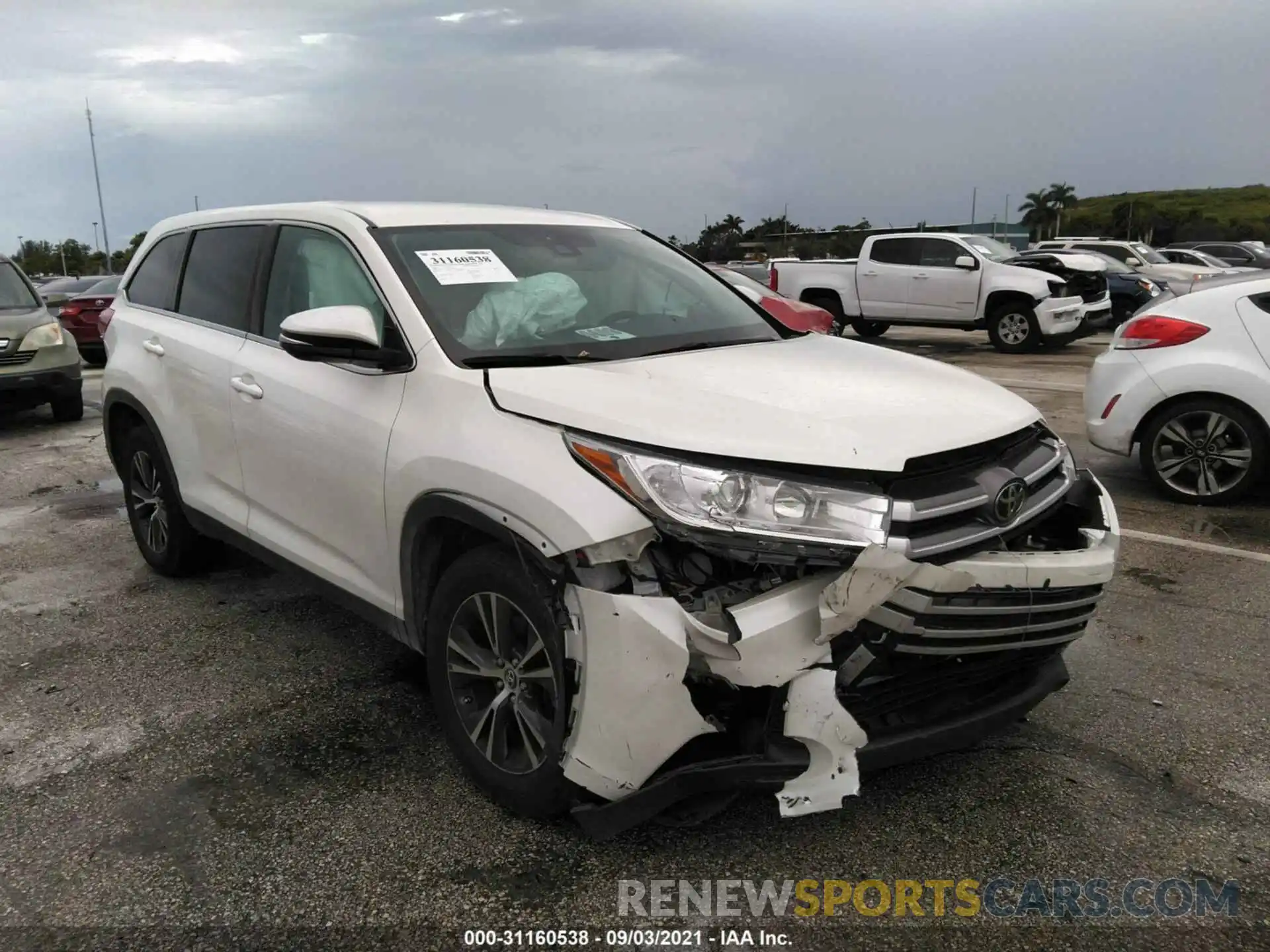 1 Photograph of a damaged car 5TDZZRFH7KS363149 TOYOTA HIGHLANDER 2019