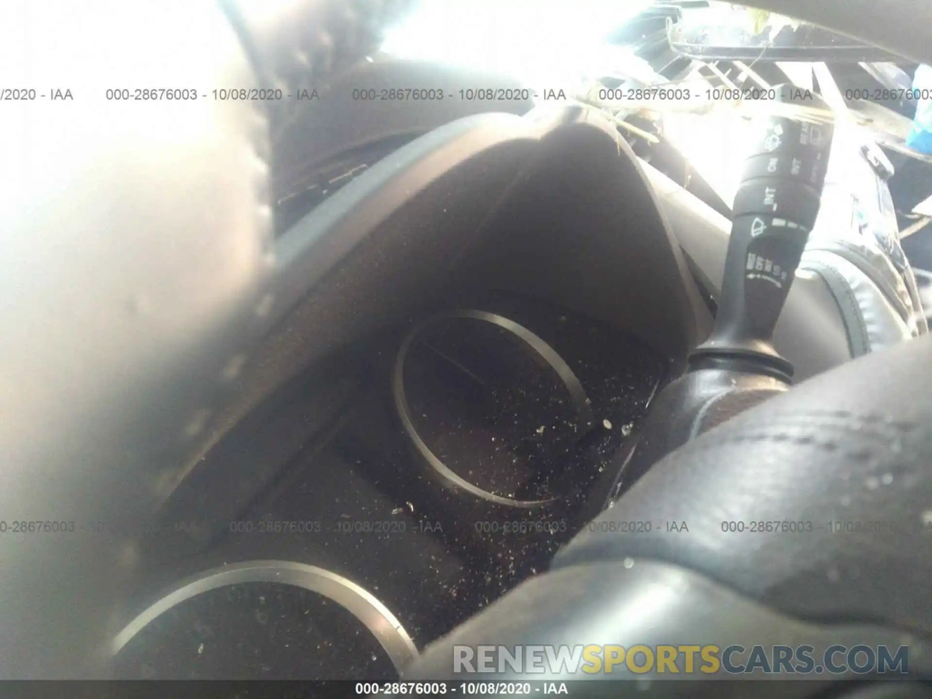 7 Photograph of a damaged car 5TDZZRFH7KS370439 TOYOTA HIGHLANDER 2019