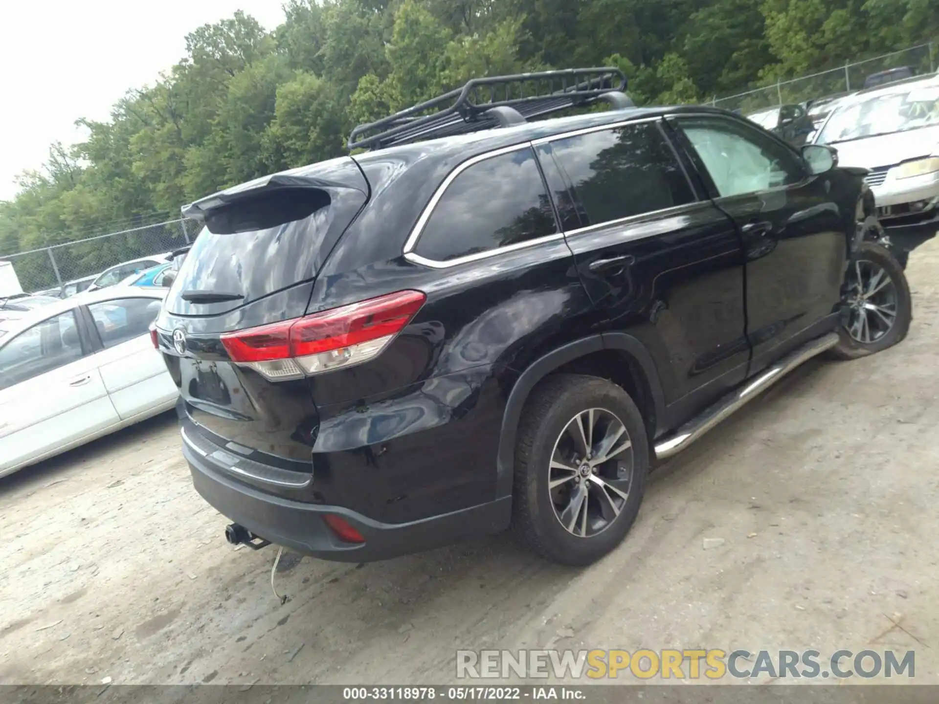 4 Photograph of a damaged car 5TDZZRFH8KS291166 TOYOTA HIGHLANDER 2019