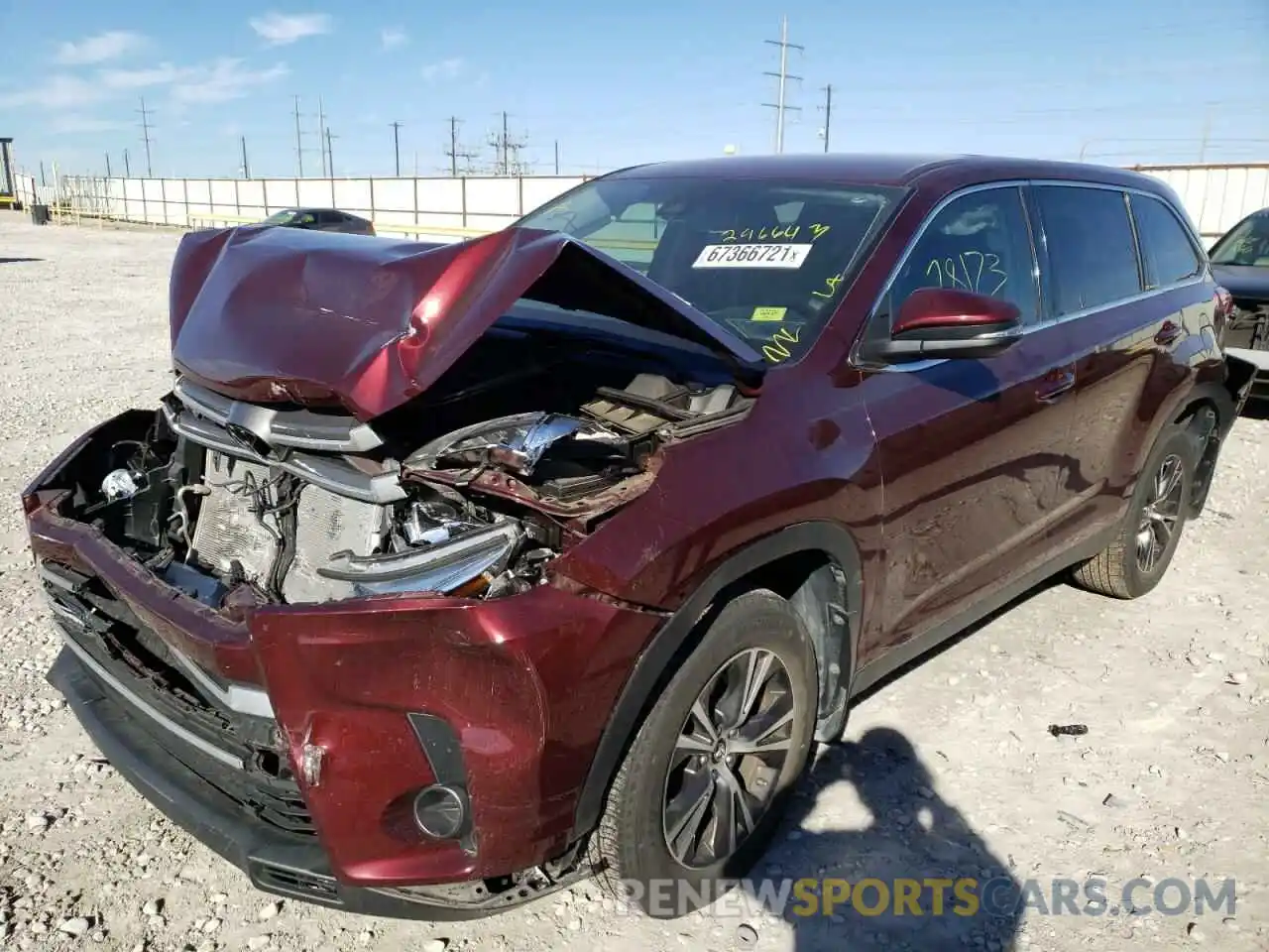 2 Photograph of a damaged car 5TDZZRFH8KS296643 TOYOTA HIGHLANDER 2019