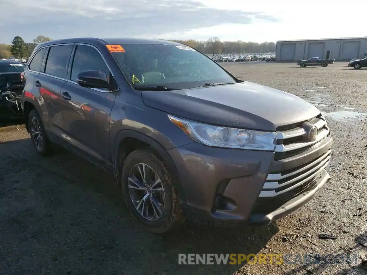 1 Photograph of a damaged car 5TDZZRFH8KS298327 TOYOTA HIGHLANDER 2019