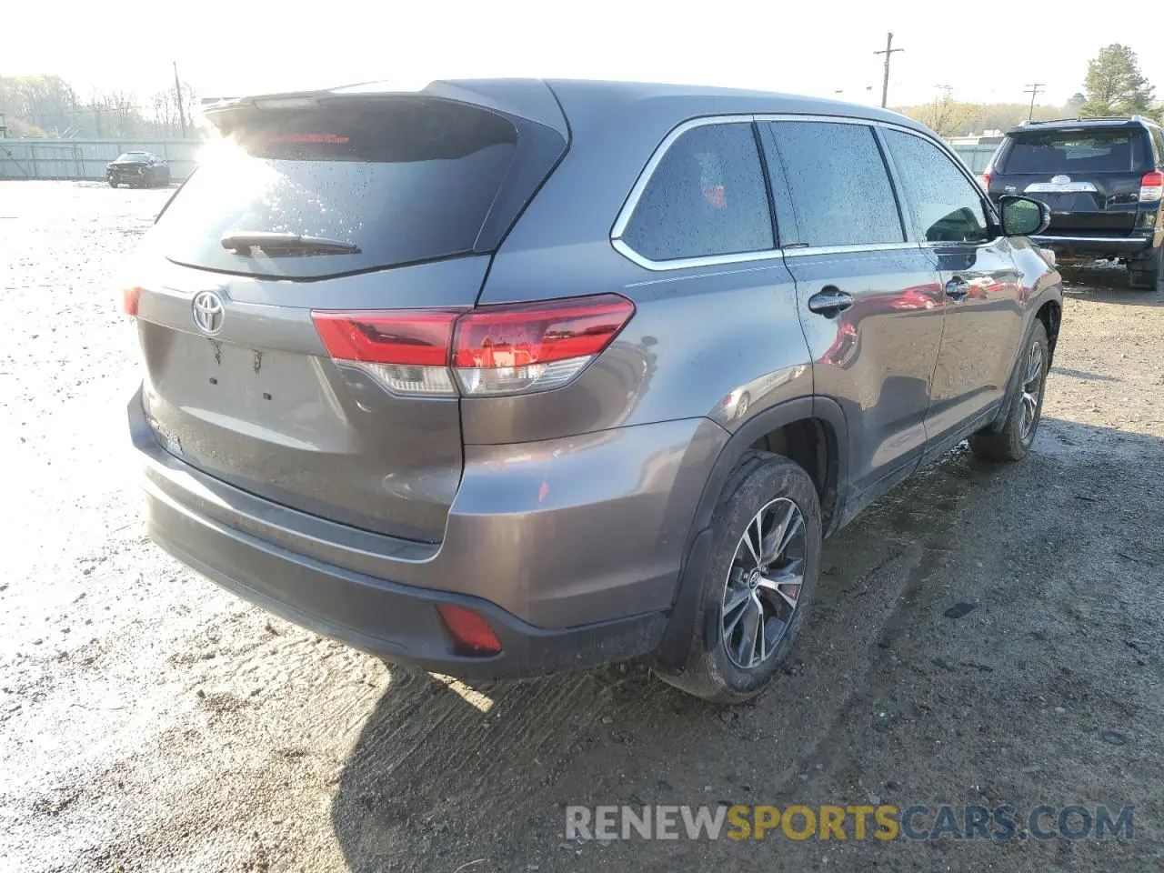 4 Фотография поврежденного автомобиля 5TDZZRFH8KS298327 TOYOTA HIGHLANDER 2019