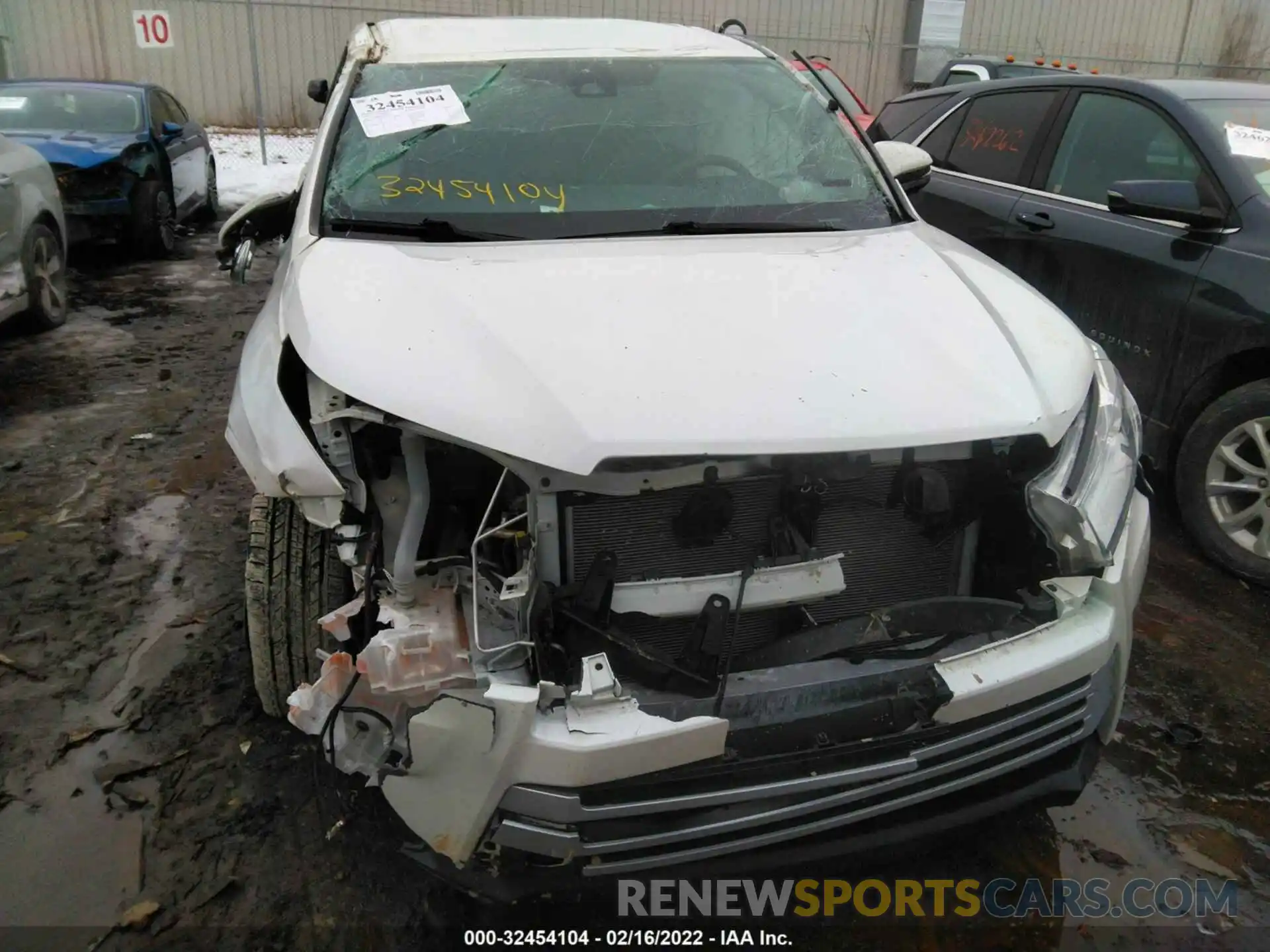 6 Photograph of a damaged car 5TDZZRFH8KS303283 TOYOTA HIGHLANDER 2019