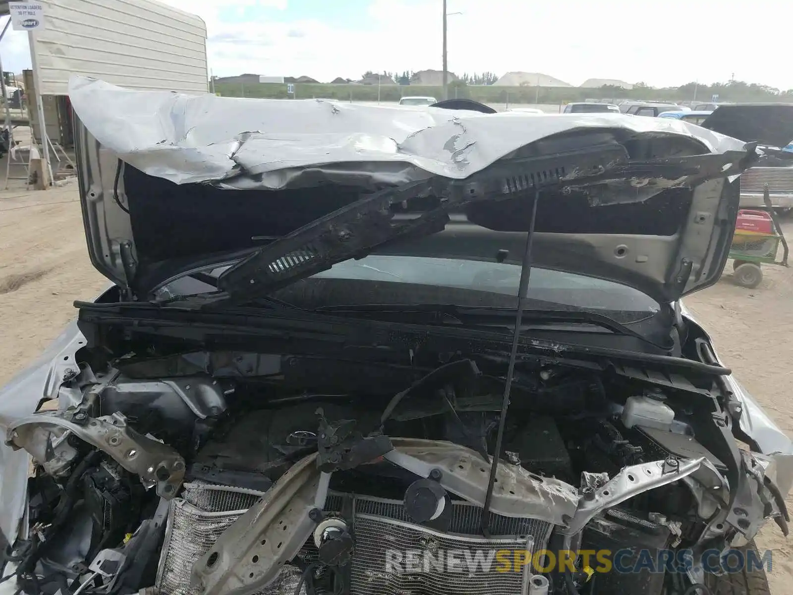 7 Photograph of a damaged car 5TDZZRFH8KS304305 TOYOTA HIGHLANDER 2019