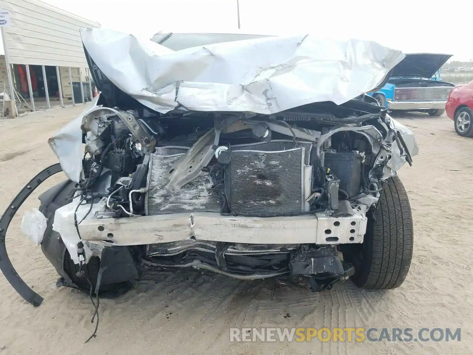 9 Photograph of a damaged car 5TDZZRFH8KS304305 TOYOTA HIGHLANDER 2019