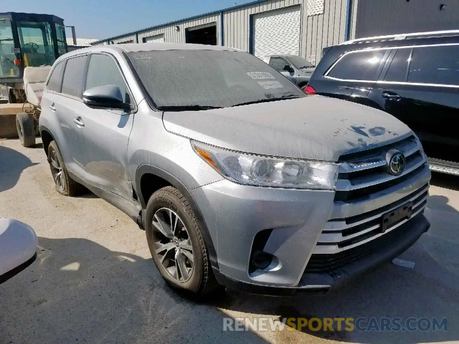 1 Photograph of a damaged car 5TDZZRFH8KS304787 TOYOTA HIGHLANDER 2019