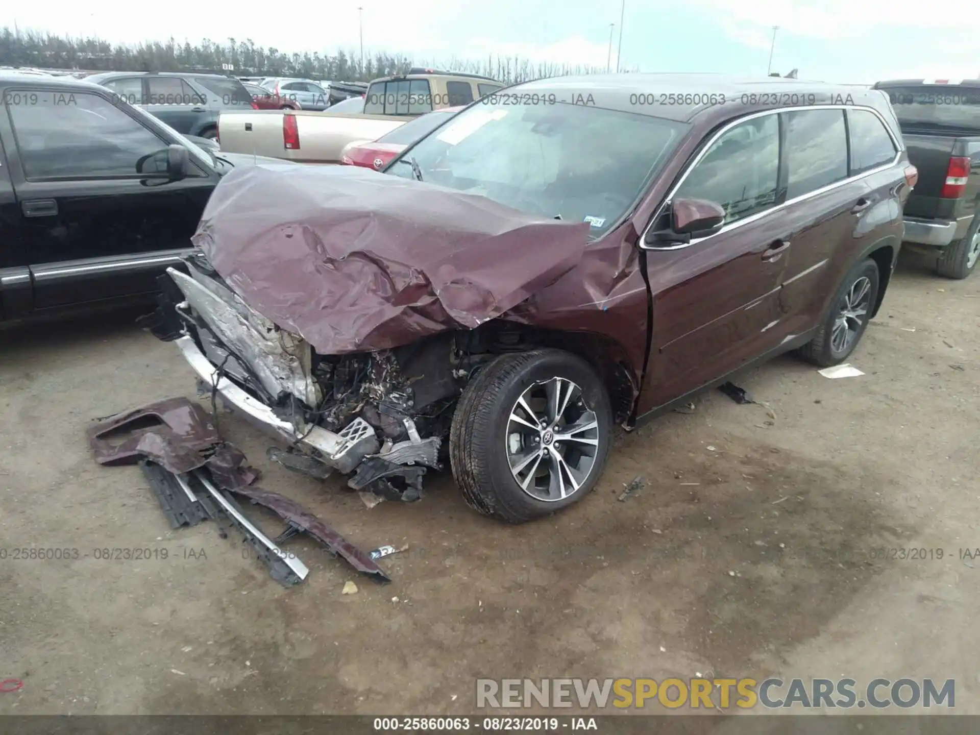 2 Photograph of a damaged car 5TDZZRFH8KS310458 TOYOTA HIGHLANDER 2019