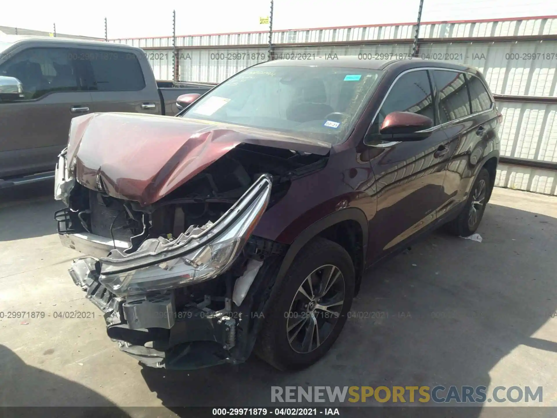 2 Photograph of a damaged car 5TDZZRFH8KS317586 TOYOTA HIGHLANDER 2019