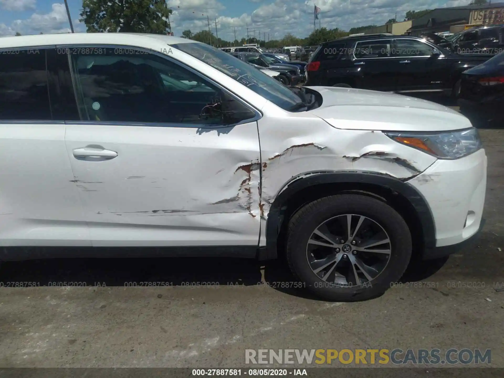 6 Photograph of a damaged car 5TDZZRFH8KS325803 TOYOTA HIGHLANDER 2019