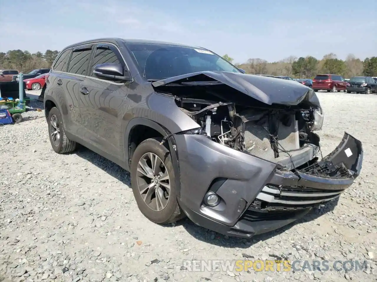 1 Photograph of a damaged car 5TDZZRFH8KS335120 TOYOTA HIGHLANDER 2019