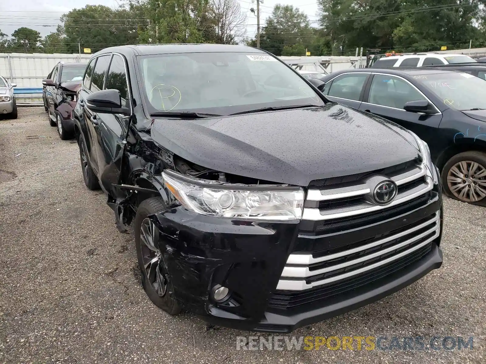 1 Photograph of a damaged car 5TDZZRFH8KS335750 TOYOTA HIGHLANDER 2019