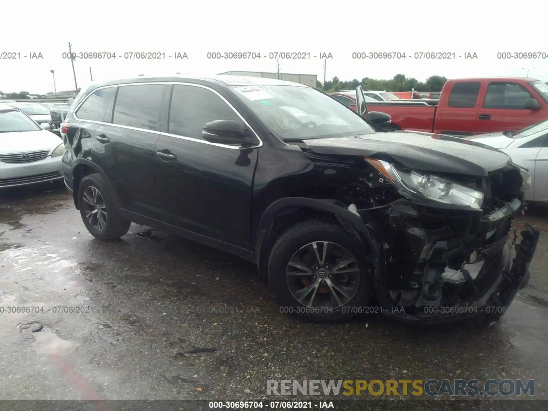 1 Photograph of a damaged car 5TDZZRFH8KS335859 TOYOTA HIGHLANDER 2019