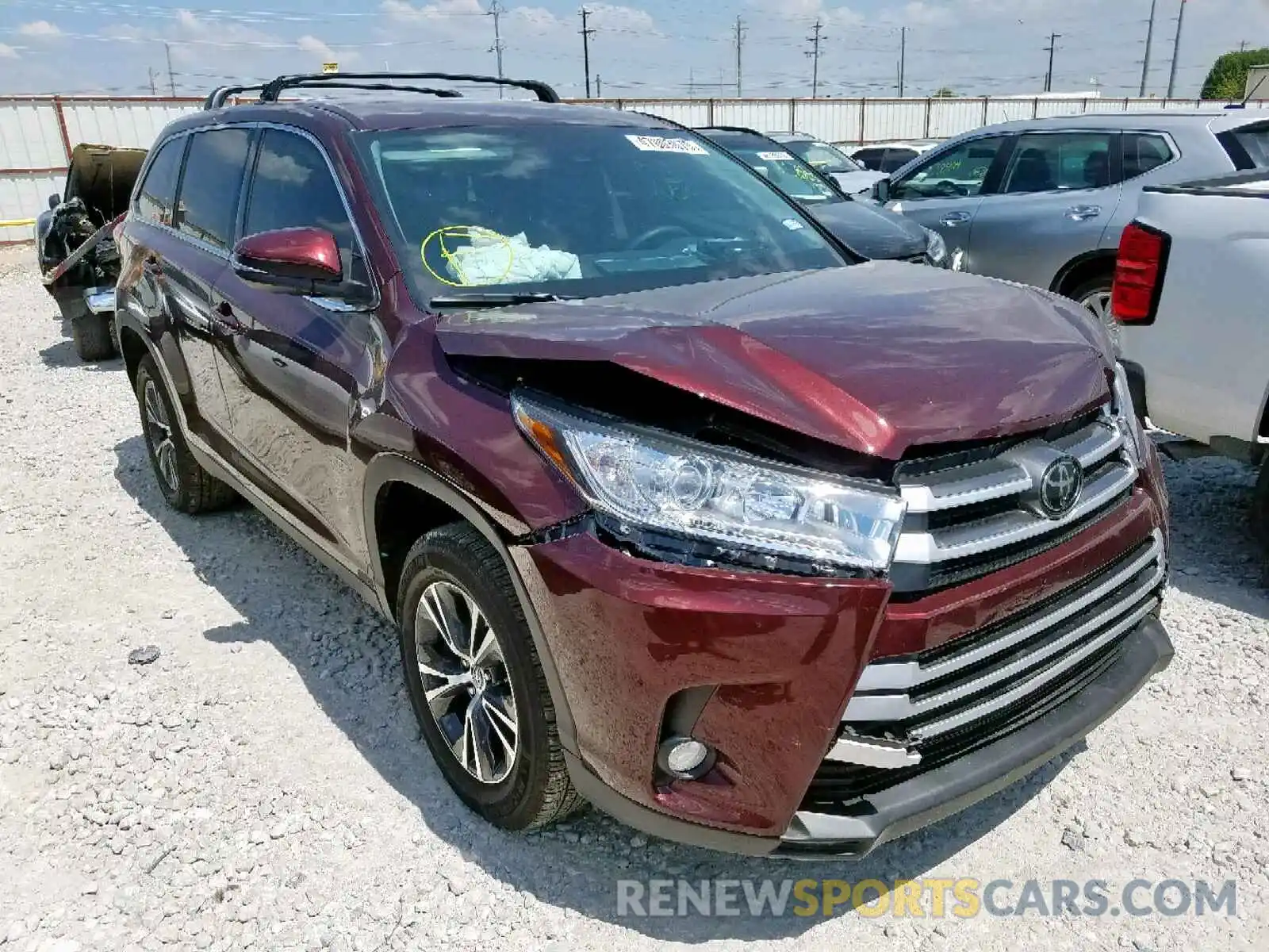 1 Photograph of a damaged car 5TDZZRFH8KS336168 TOYOTA HIGHLANDER 2019