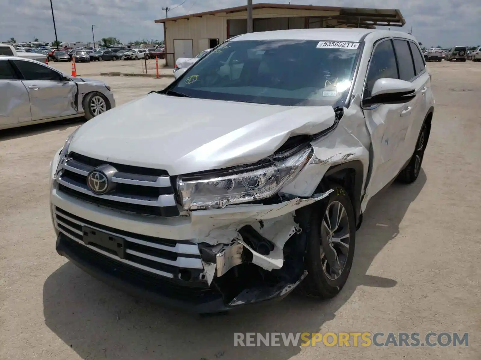 2 Photograph of a damaged car 5TDZZRFH8KS336624 TOYOTA HIGHLANDER 2019