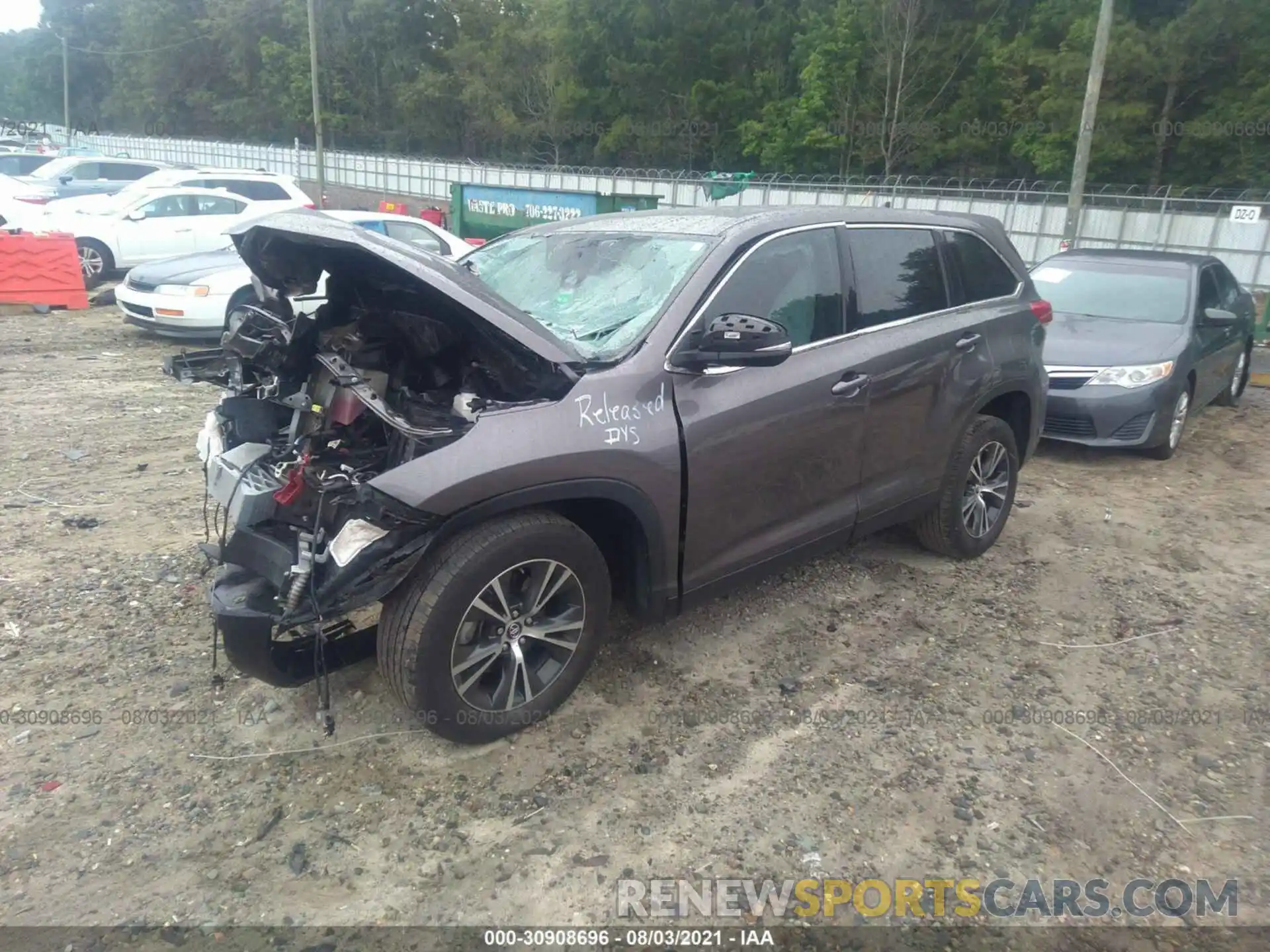 2 Photograph of a damaged car 5TDZZRFH8KS349924 TOYOTA HIGHLANDER 2019