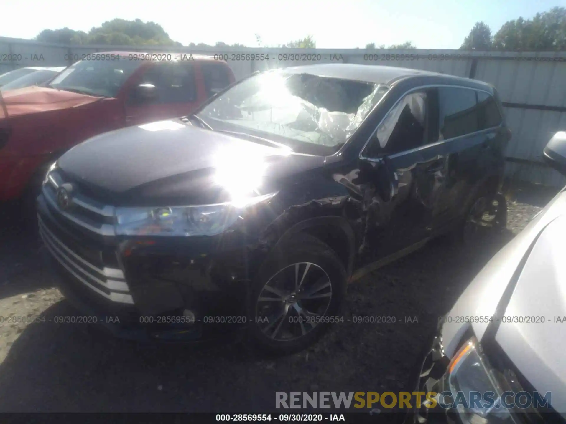 2 Photograph of a damaged car 5TDZZRFH8KS353603 TOYOTA HIGHLANDER 2019