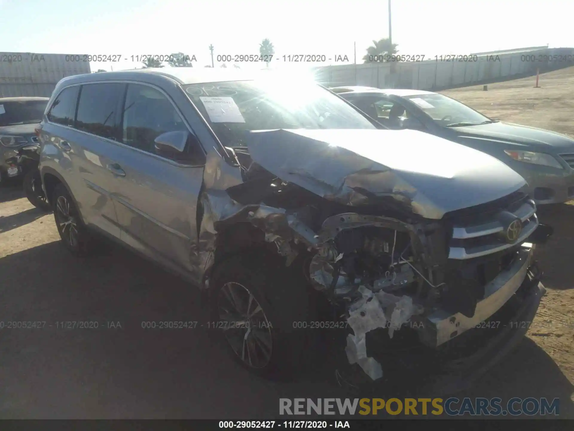 1 Photograph of a damaged car 5TDZZRFH8KS354847 TOYOTA HIGHLANDER 2019