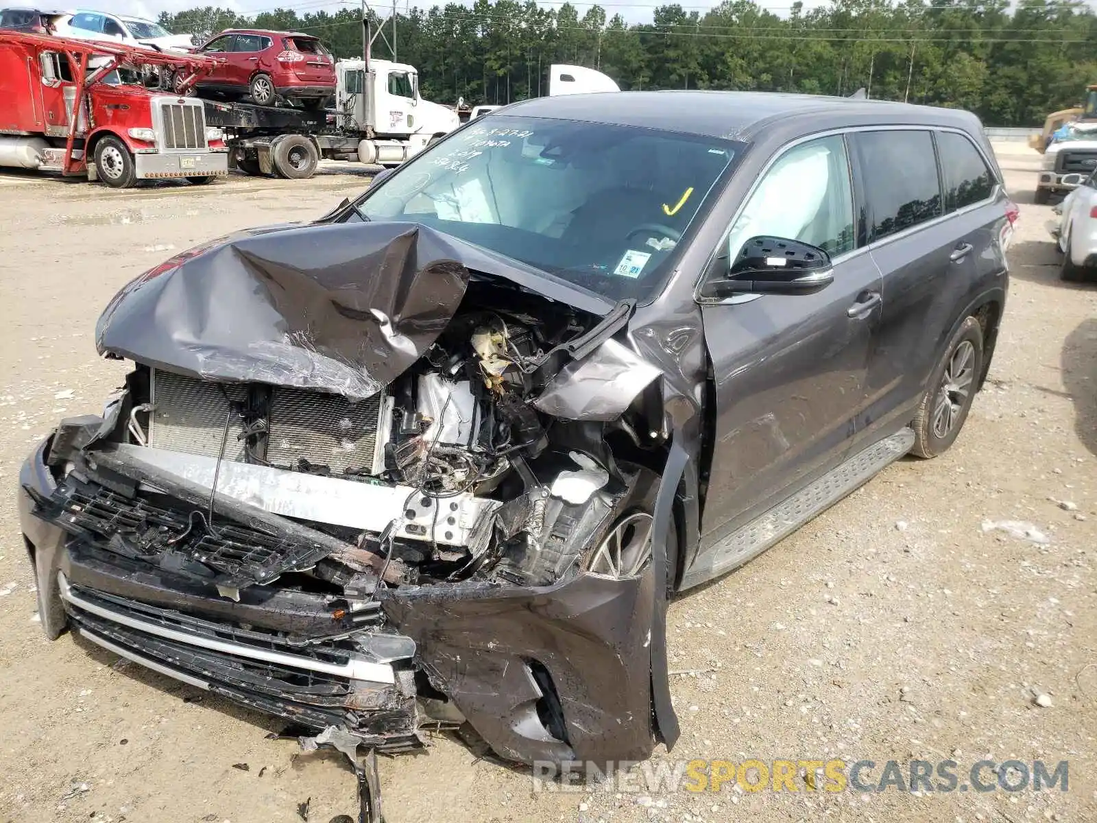 2 Photograph of a damaged car 5TDZZRFH8KS354864 TOYOTA HIGHLANDER 2019