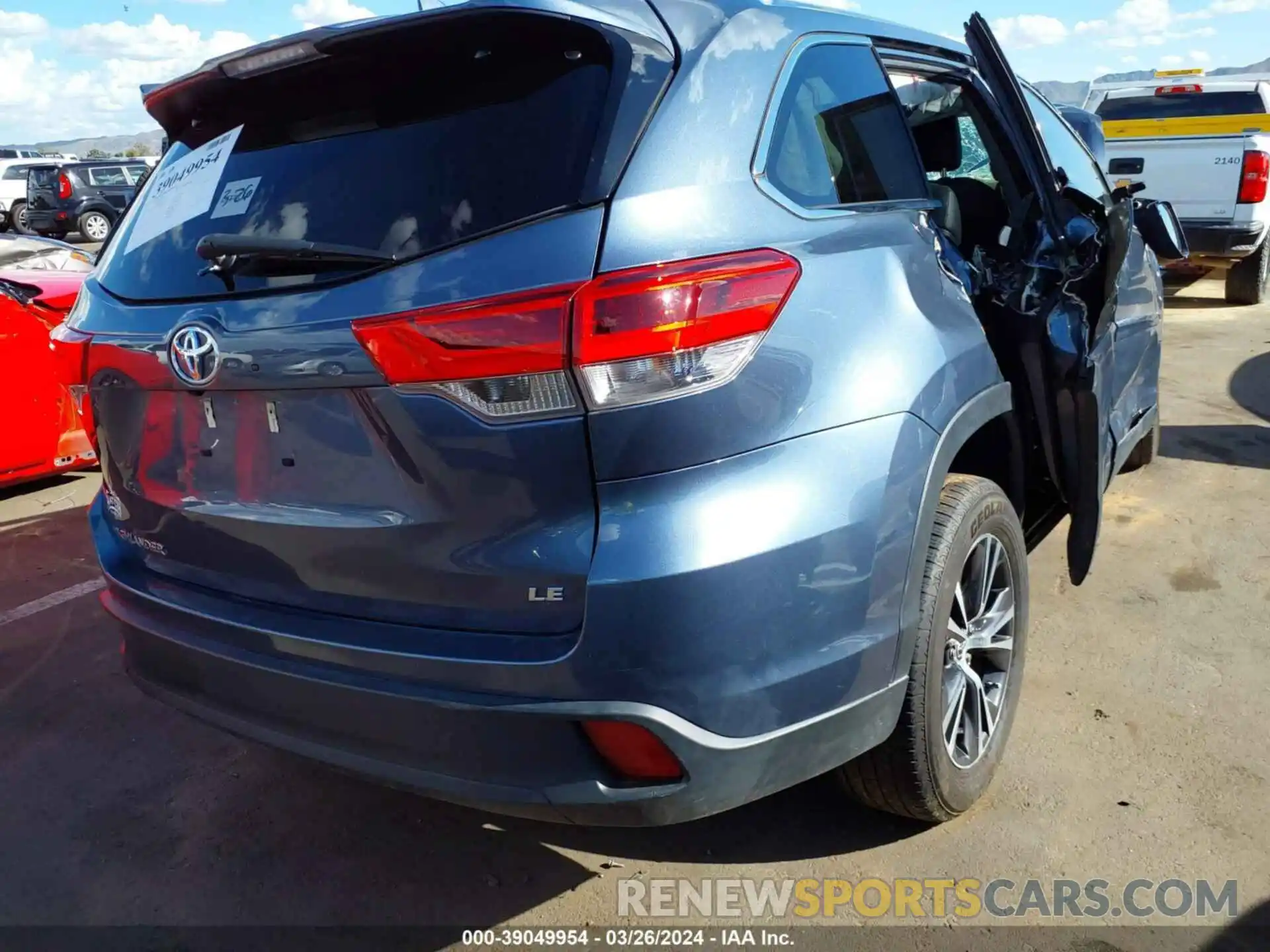 4 Photograph of a damaged car 5TDZZRFH8KS355013 TOYOTA HIGHLANDER 2019