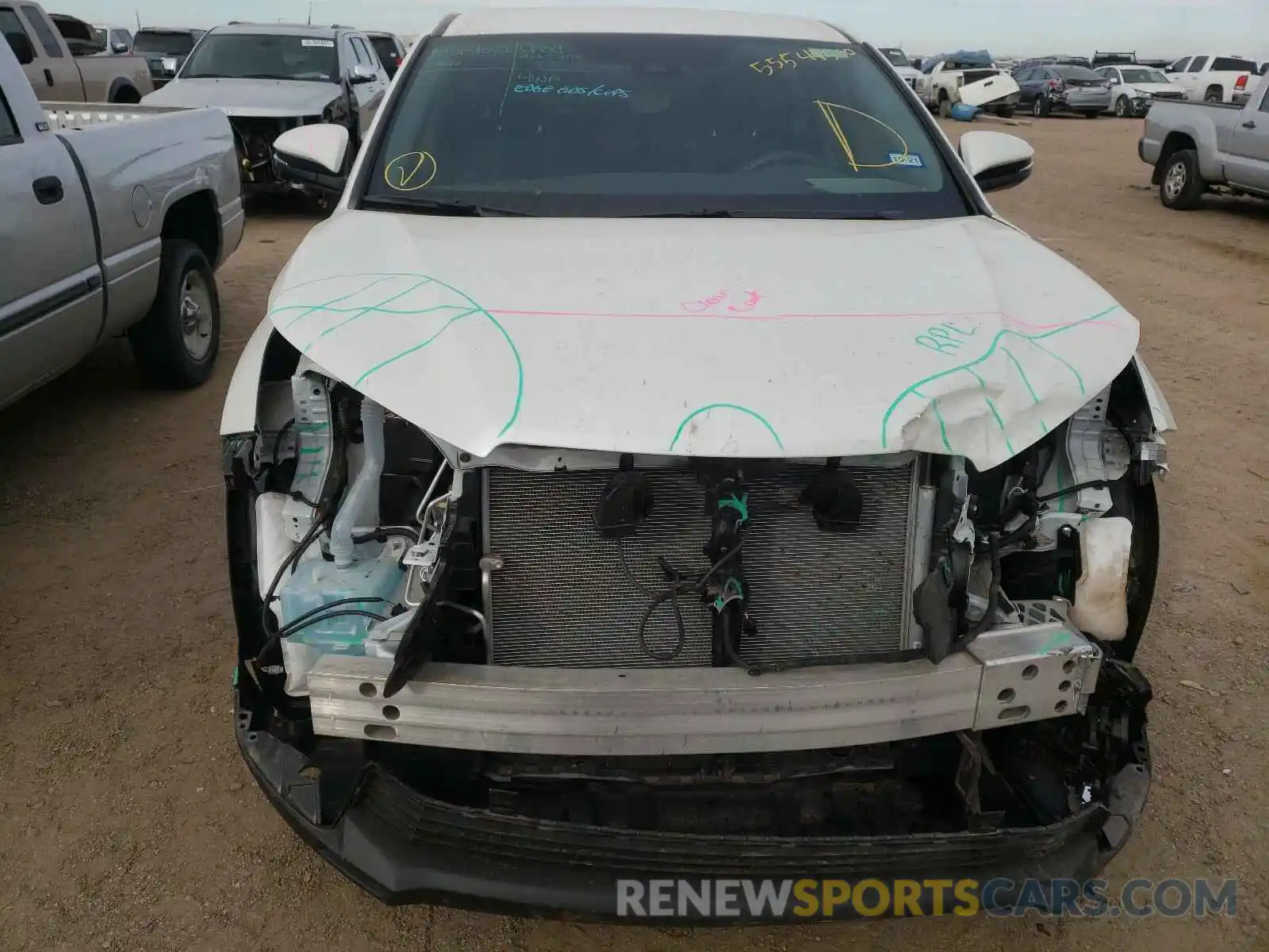 9 Photograph of a damaged car 5TDZZRFH8KS355514 TOYOTA HIGHLANDER 2019