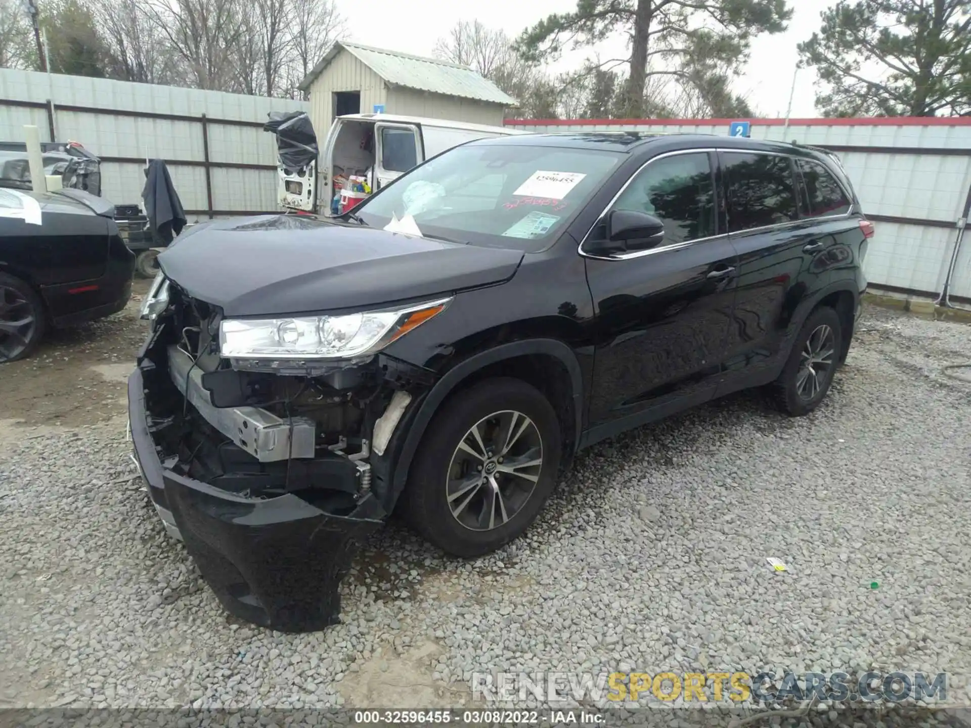 2 Photograph of a damaged car 5TDZZRFH8KS357926 TOYOTA HIGHLANDER 2019