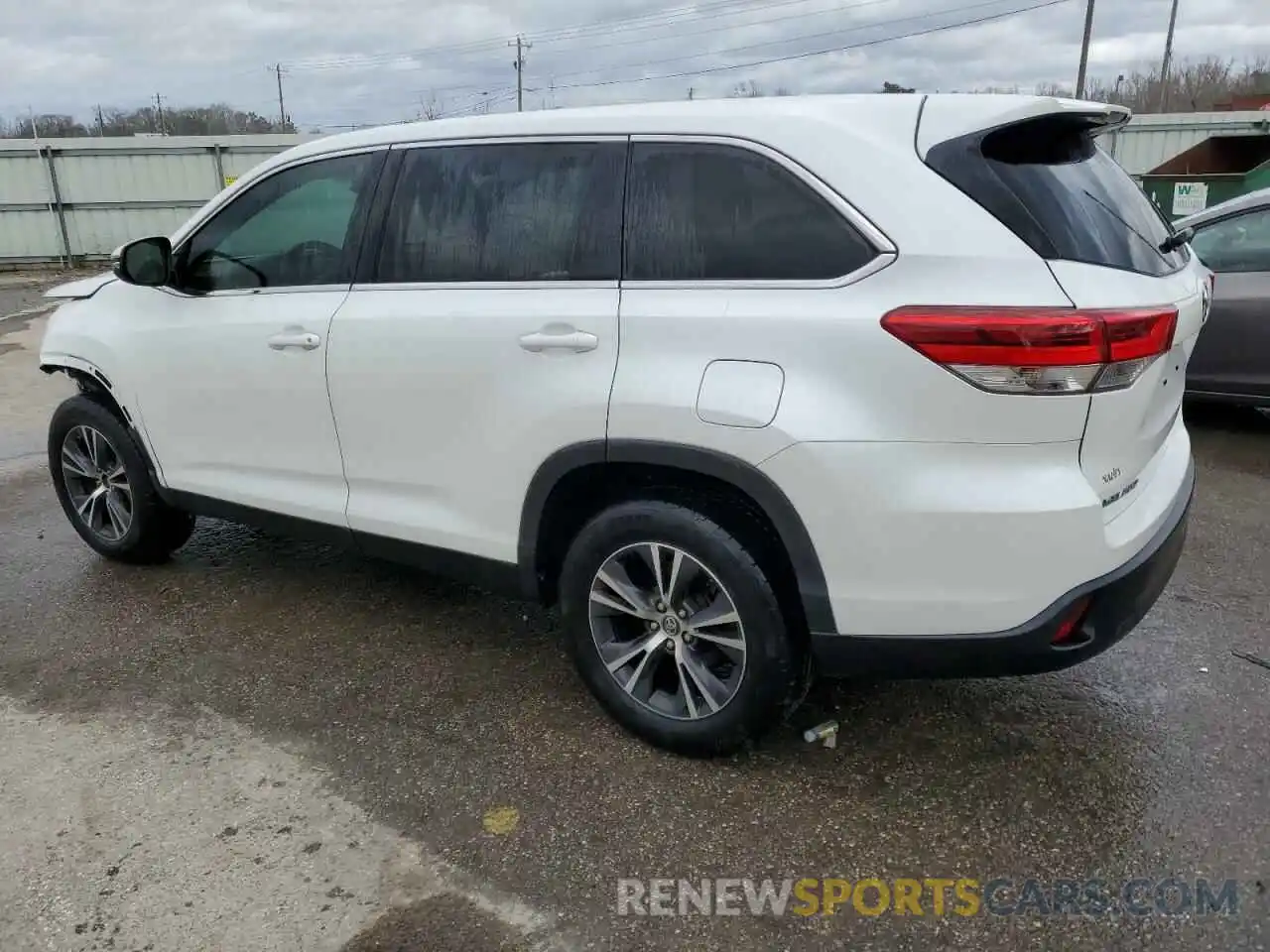 2 Photograph of a damaged car 5TDZZRFH8KS361703 TOYOTA HIGHLANDER 2019