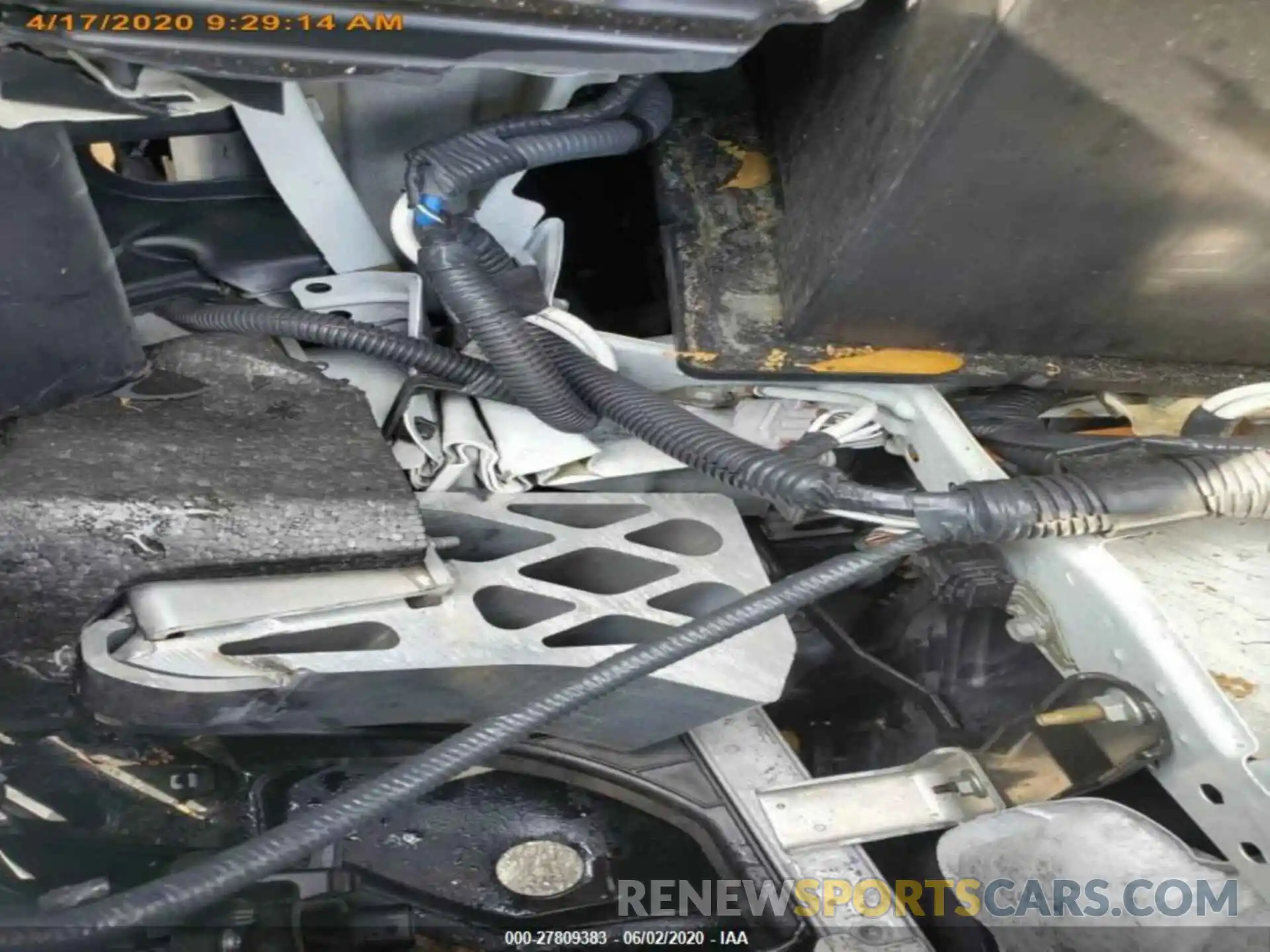 3 Photograph of a damaged car 5TDZZRFH9KS289278 TOYOTA HIGHLANDER 2019