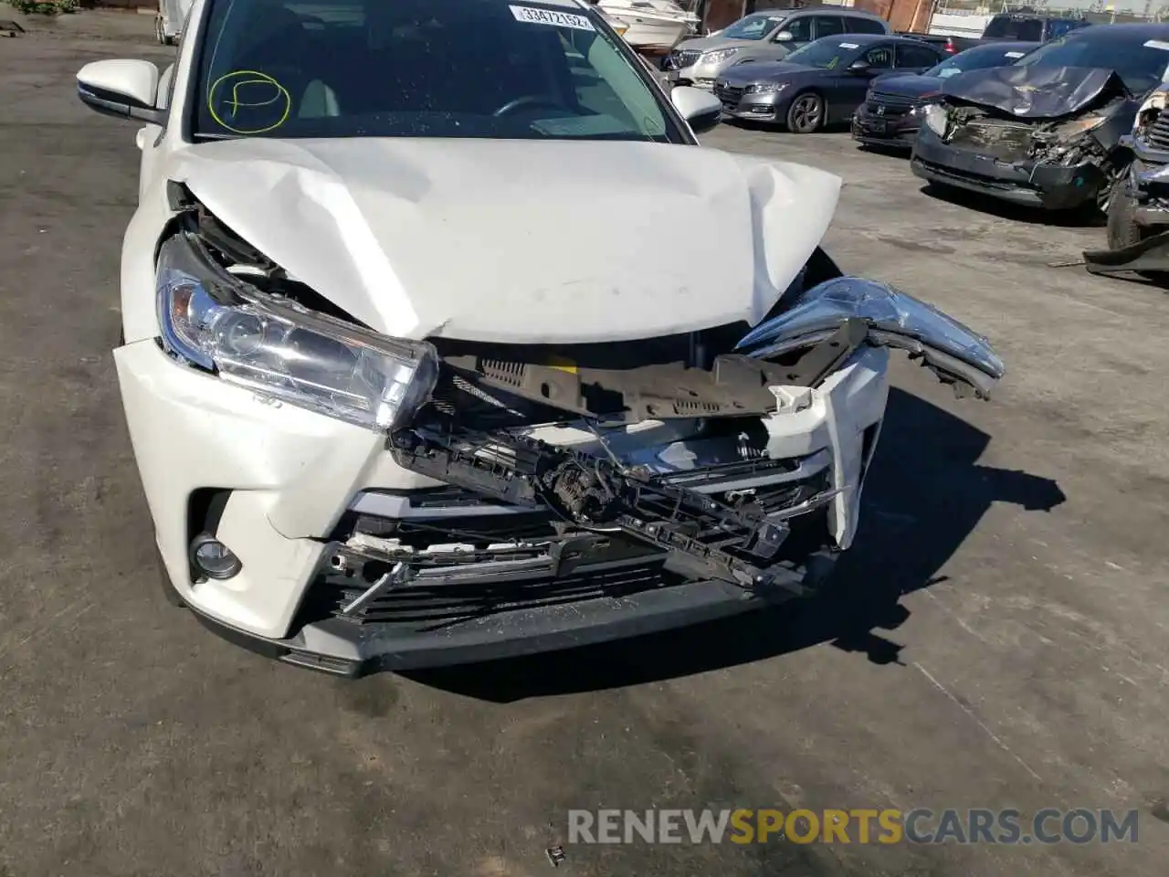 9 Photograph of a damaged car 5TDZZRFH9KS289605 TOYOTA HIGHLANDER 2019