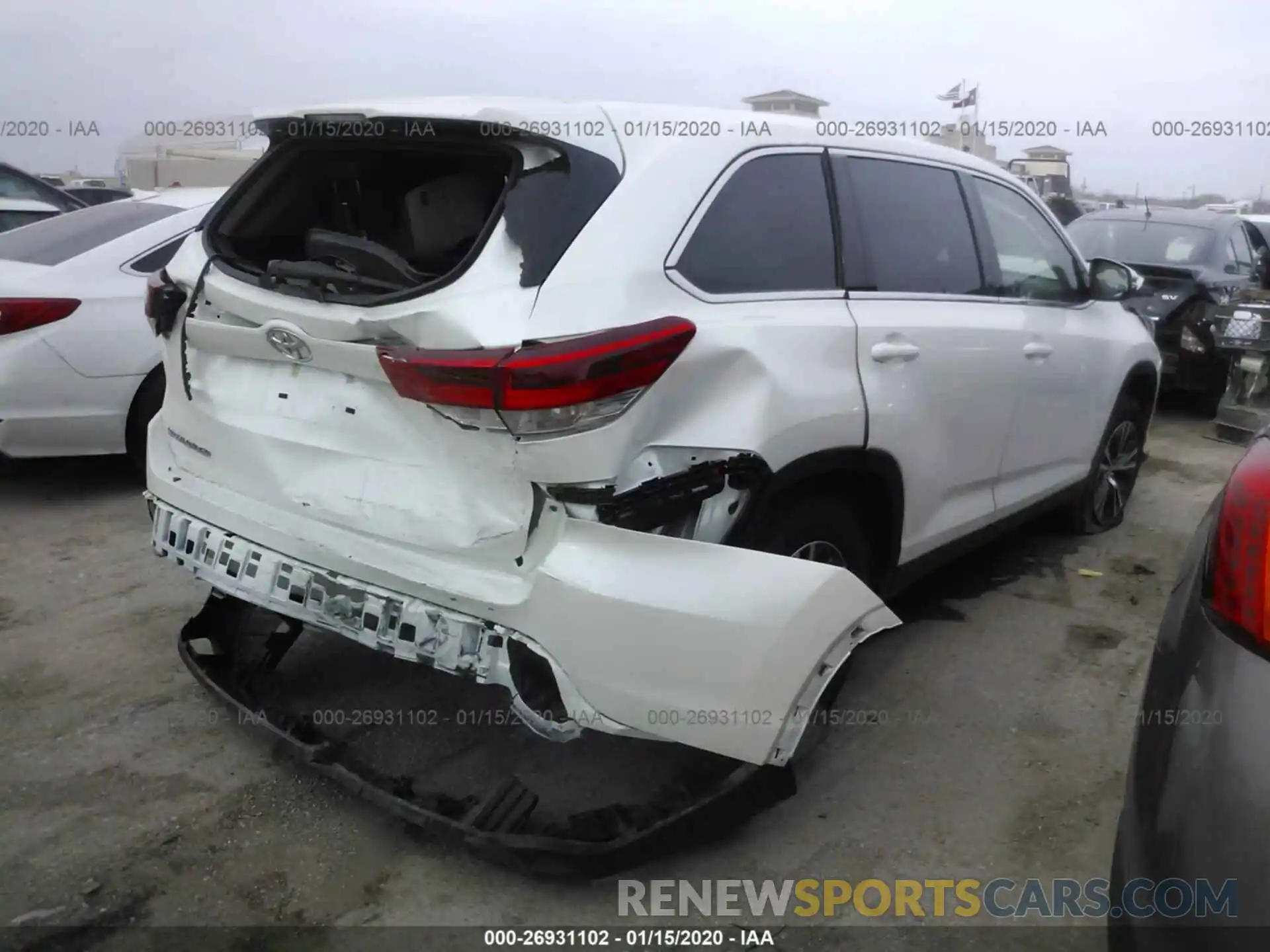 4 Photograph of a damaged car 5TDZZRFH9KS303664 TOYOTA HIGHLANDER 2019