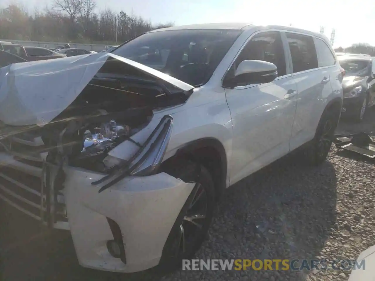 2 Photograph of a damaged car 5TDZZRFH9KS312056 TOYOTA HIGHLANDER 2019