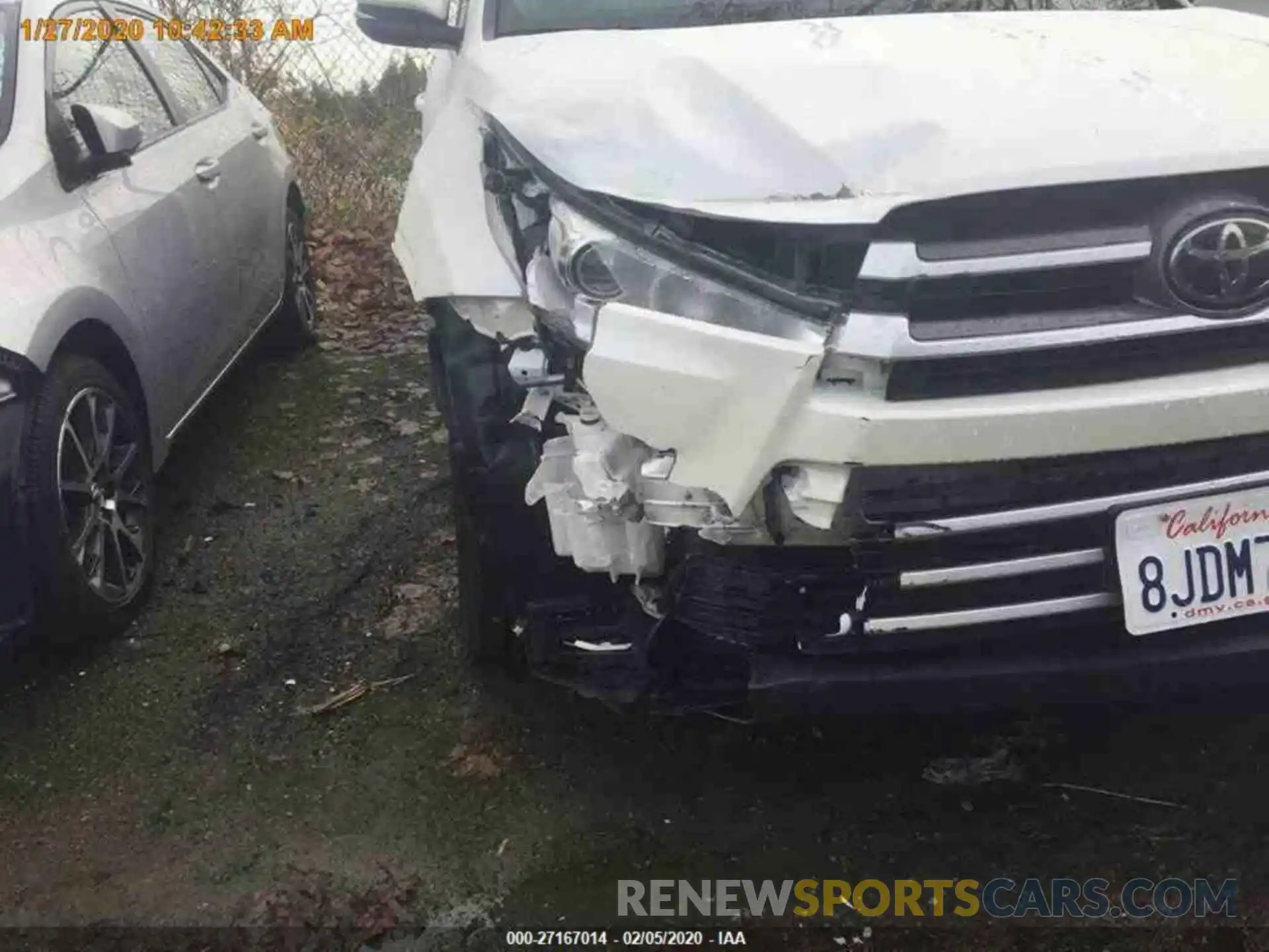 16 Photograph of a damaged car 5TDZZRFH9KS313837 TOYOTA HIGHLANDER 2019