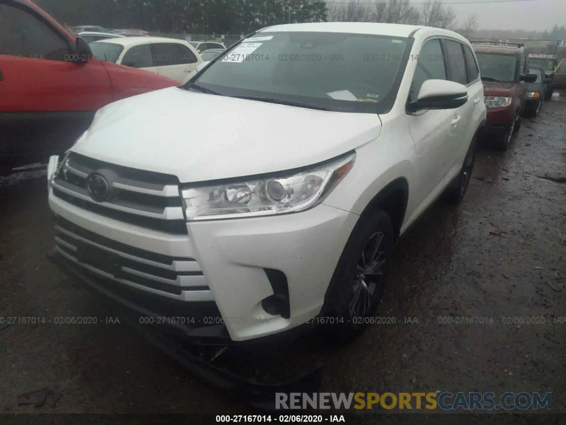 2 Photograph of a damaged car 5TDZZRFH9KS313837 TOYOTA HIGHLANDER 2019